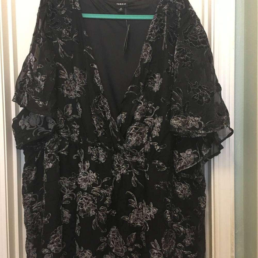 Torrid Black and Gray Floral Blouse